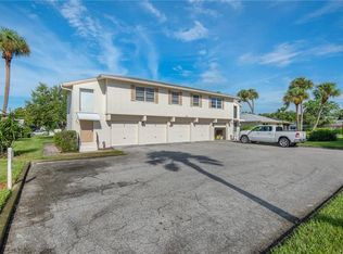 3275 37th Way S APT B, Saint Petersburg, FL 33711
