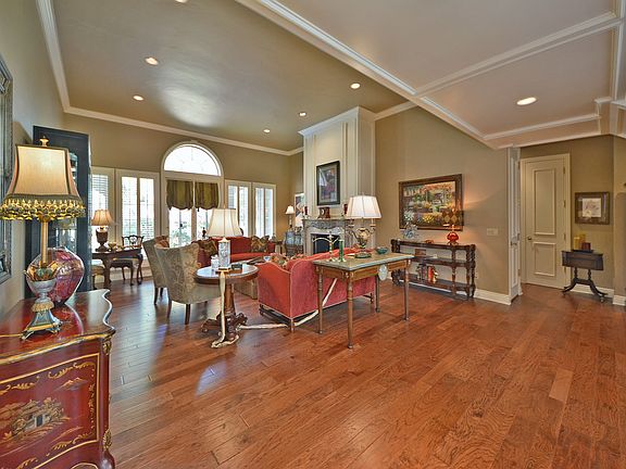 2nd image of 4105 Oakdale Farm Cir