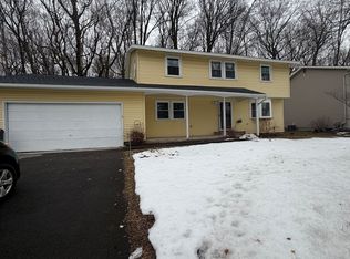 7741 Deerfield Rd, Liverpool, NY 13090
