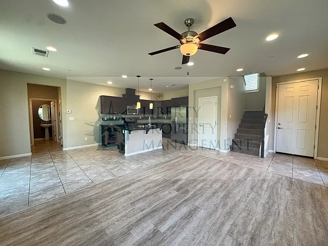 3 bed, 2.5 bath, 1560 sqft, $2,495 — Photo 3