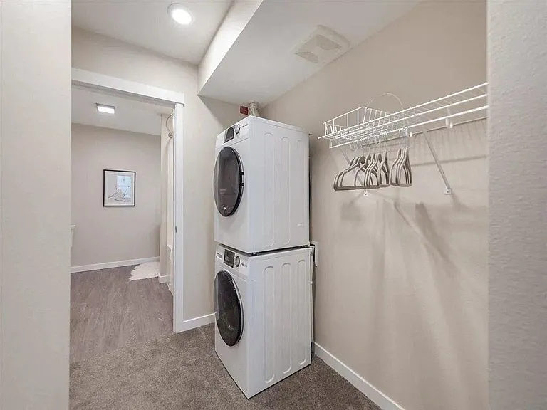 2x2 | Bedroom