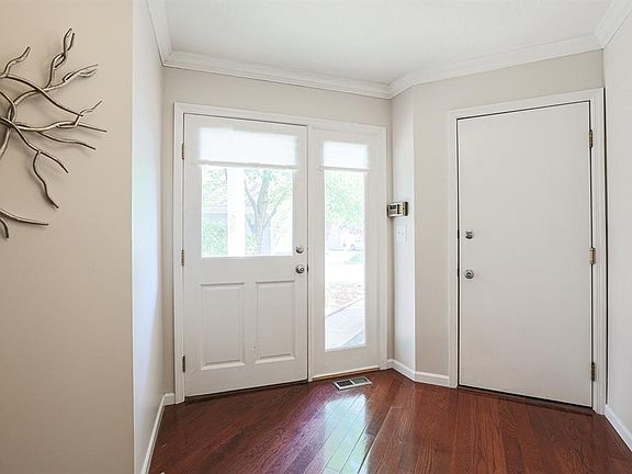 4th image of 17 Greenhouse Ln
