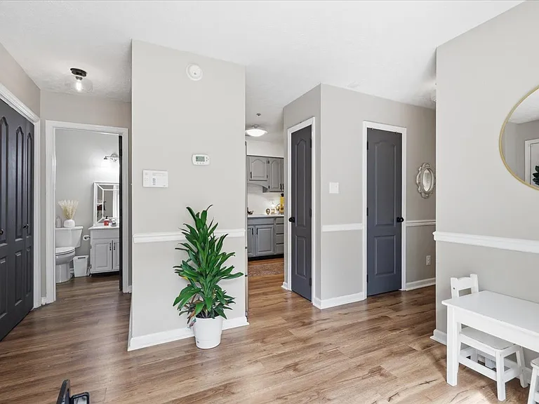 8611 Old Carriage Ct — Photo 21