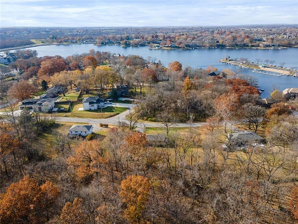 7515 NW Eastside Dr, Weatherby Lake, MO 64152 Zillow