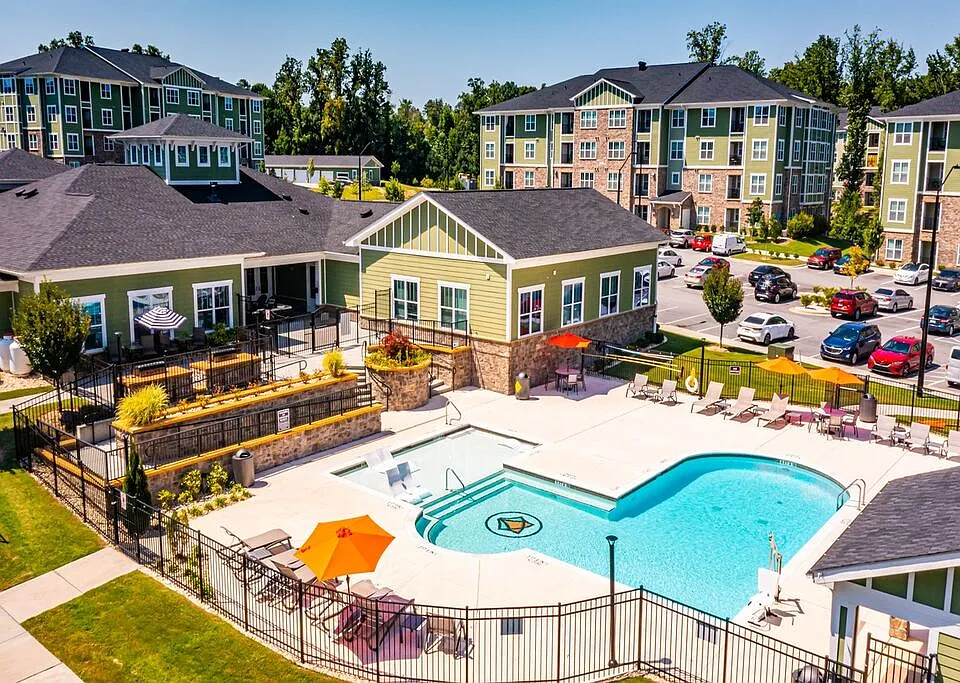 Foxwood Apartments