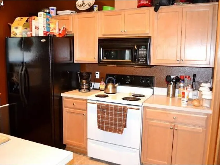 17372 SW Donald Ct — Photo 2