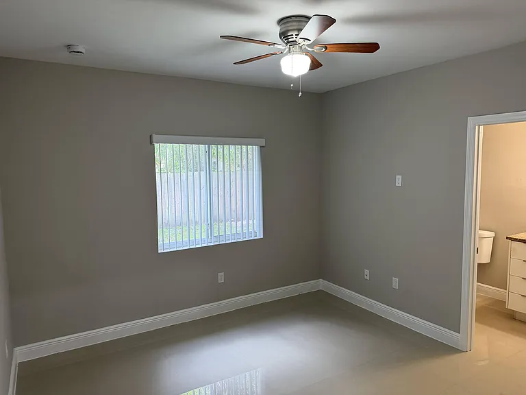 1308 NW 3rd St #1308 — Photo 3