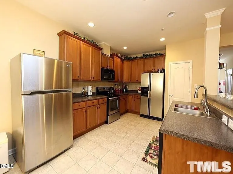204 Beringer Pl — Photo 4