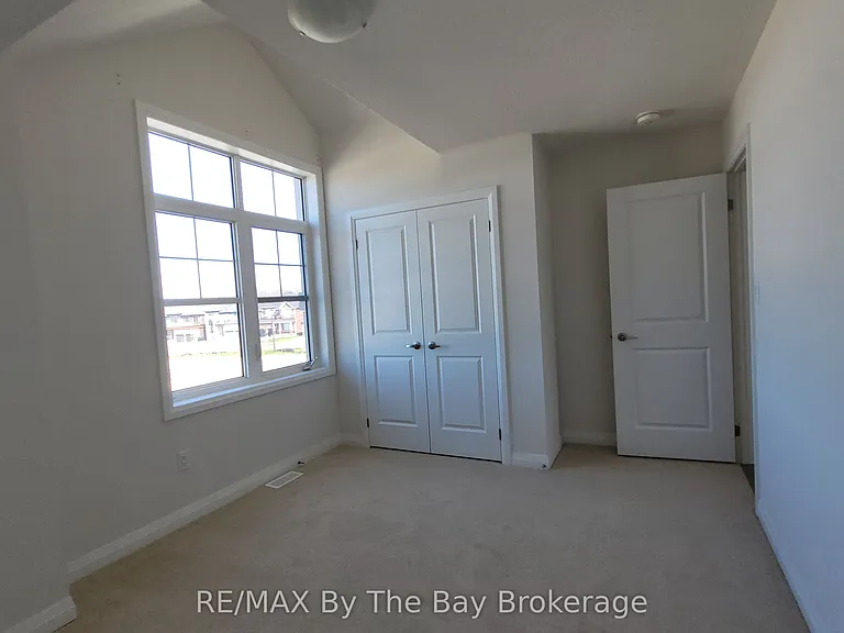 194 Union Blvd — Photo 27