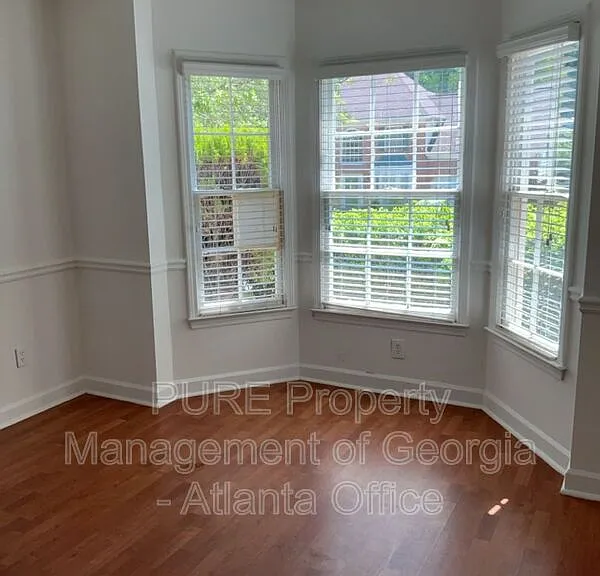 909 Michael Lee Way — Photo 12