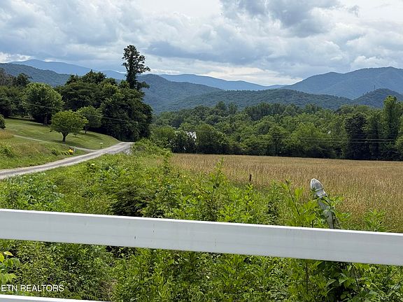 3rd image of 634 Old Cedar Creek Rd
