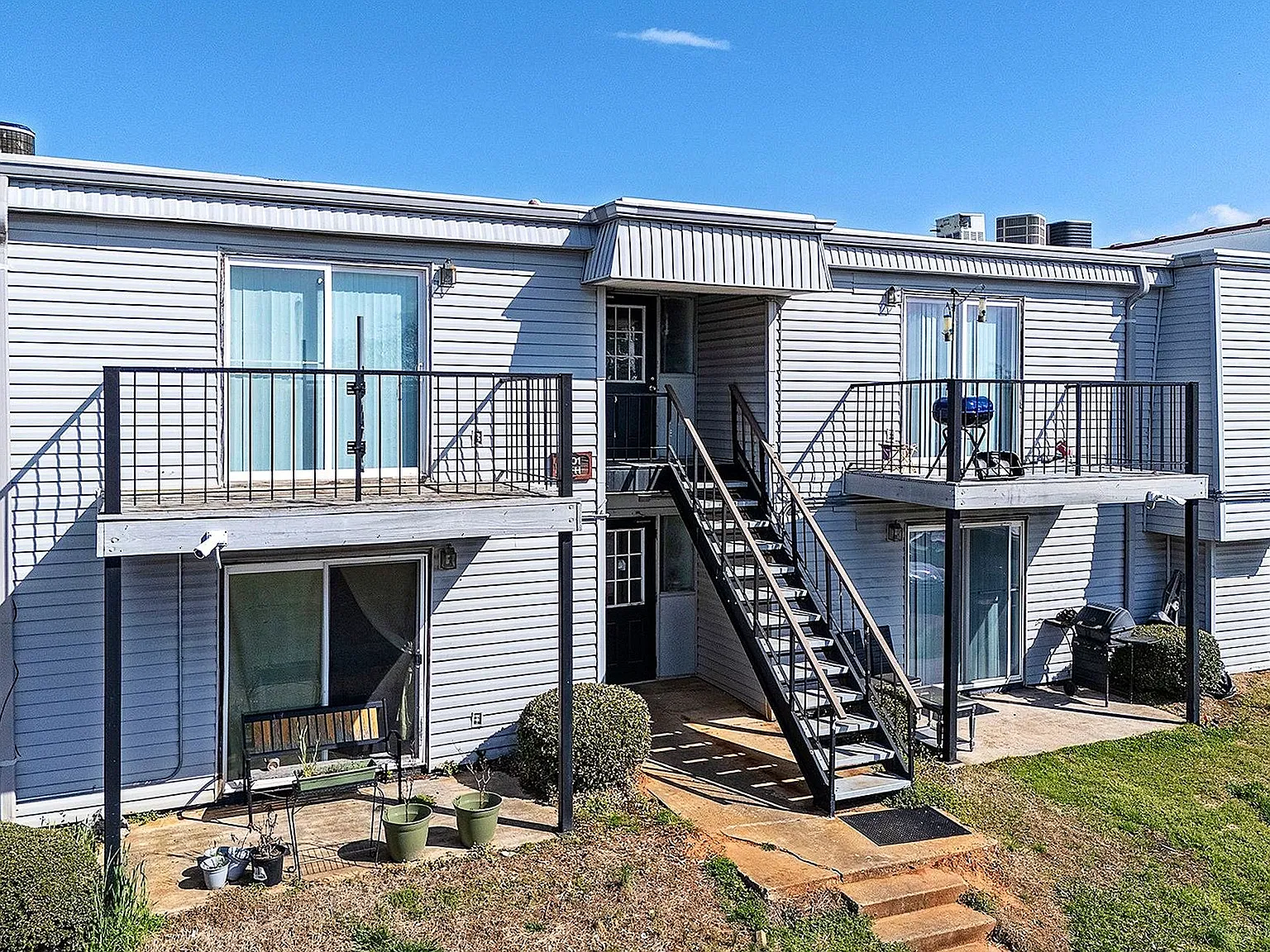 High Meadow Apartments Spacious One- and Two-Bedroom Homes — Photo 3