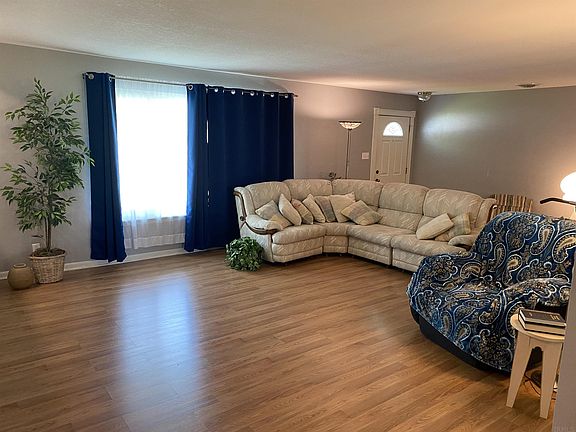 2nd image of 2211 Wayside Dr
