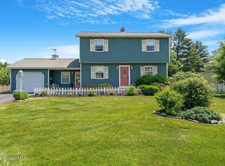 3 Fairway Ln, Schenectady, NY 12304