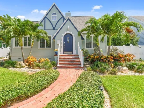 136 21st Ave NE, Saint Petersburg, FL 33704