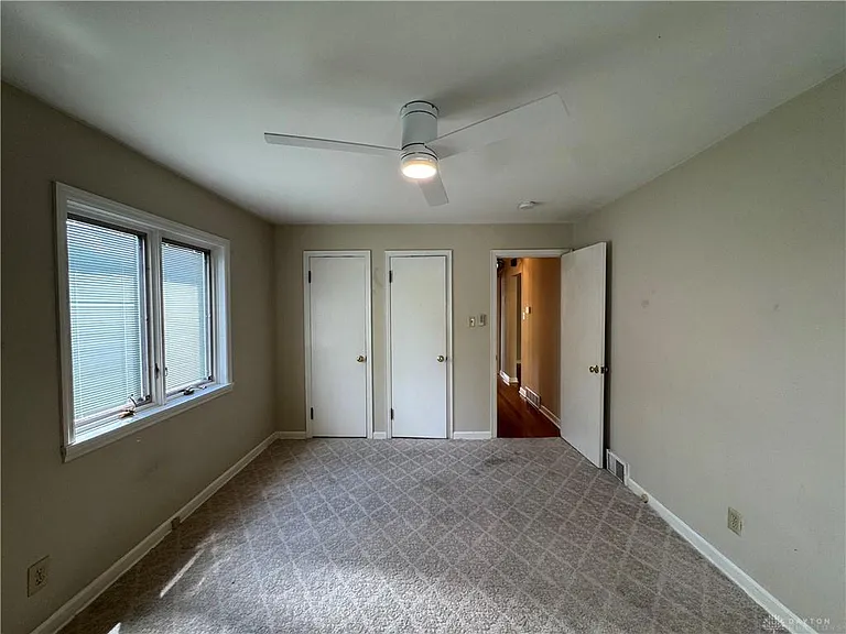 440 Lonsdale Ave #1 — Photo 9
