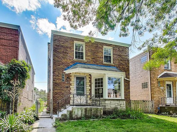 3rd image of 2637 W Catalpa Ave