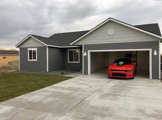 316 Ivone St, Sunnyside, WA 98944