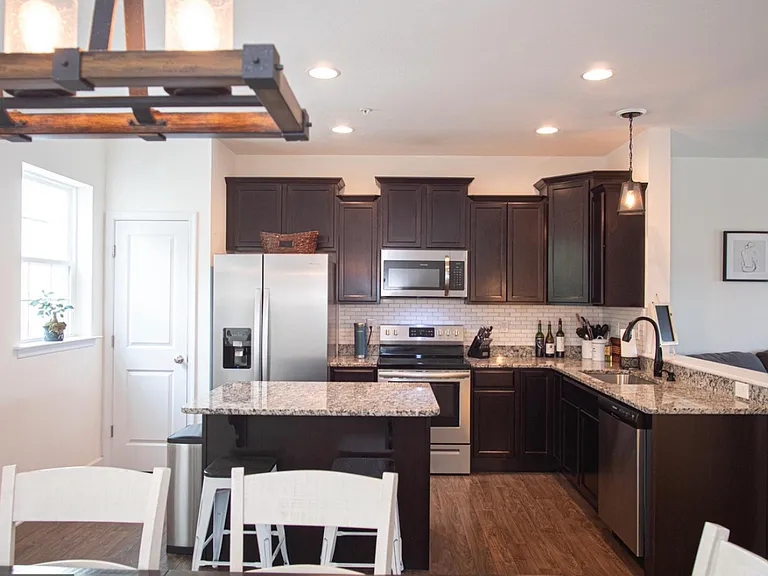 67 Ayrshire Dr — Photo 5