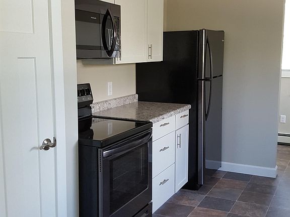 2nd image of 418 Ives Ave #1