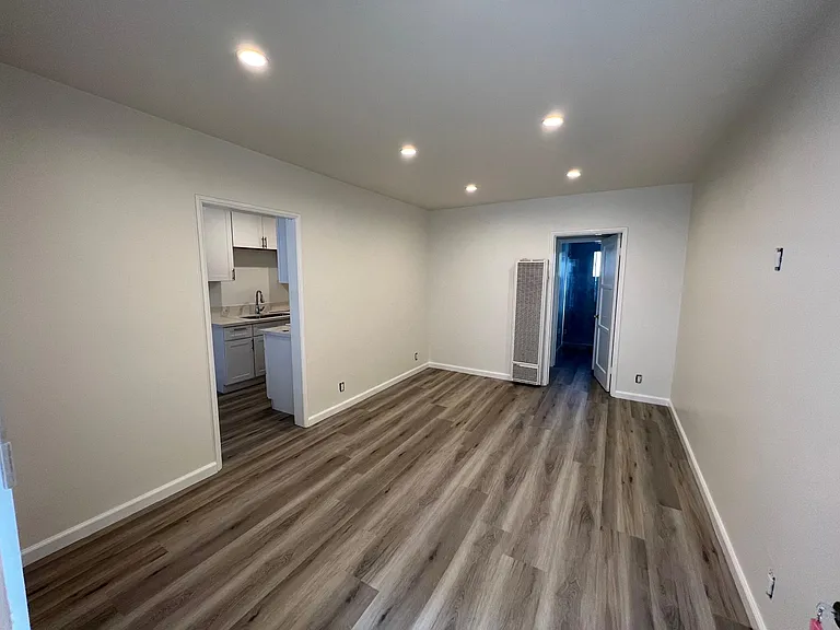 15155 Dickens St #1/2 — Photo 7