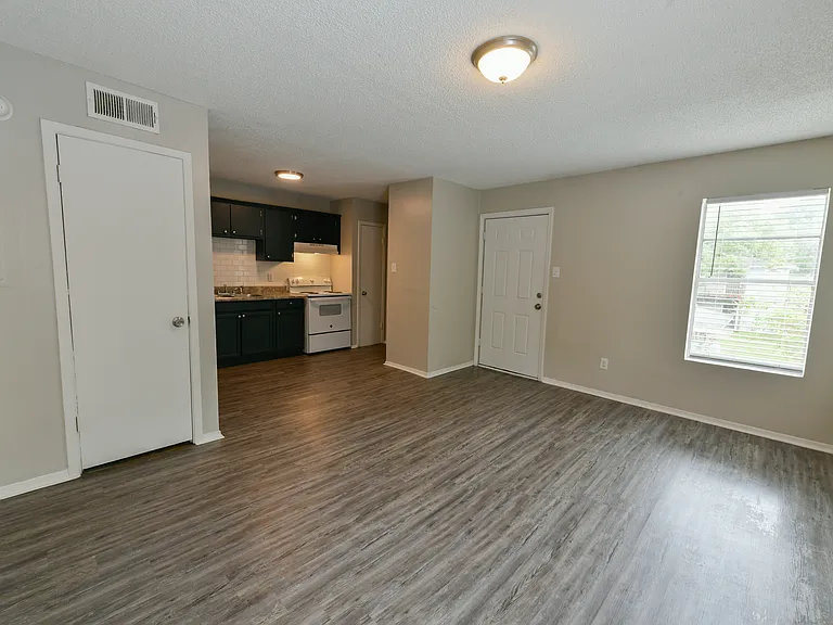 Bird's Nest Apartments — Photo 17