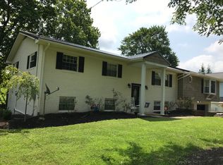 1031 Mount Vernon Rd, Hurricane, WV 25526