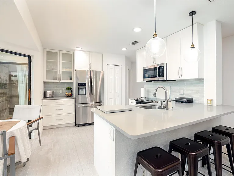 3 Lexington Ln E #A — Photo 3