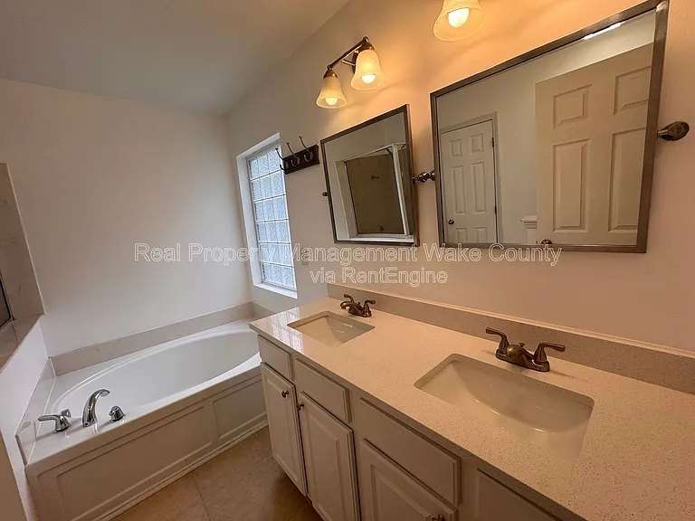 912 Spring Meadow Dr — Photo 17