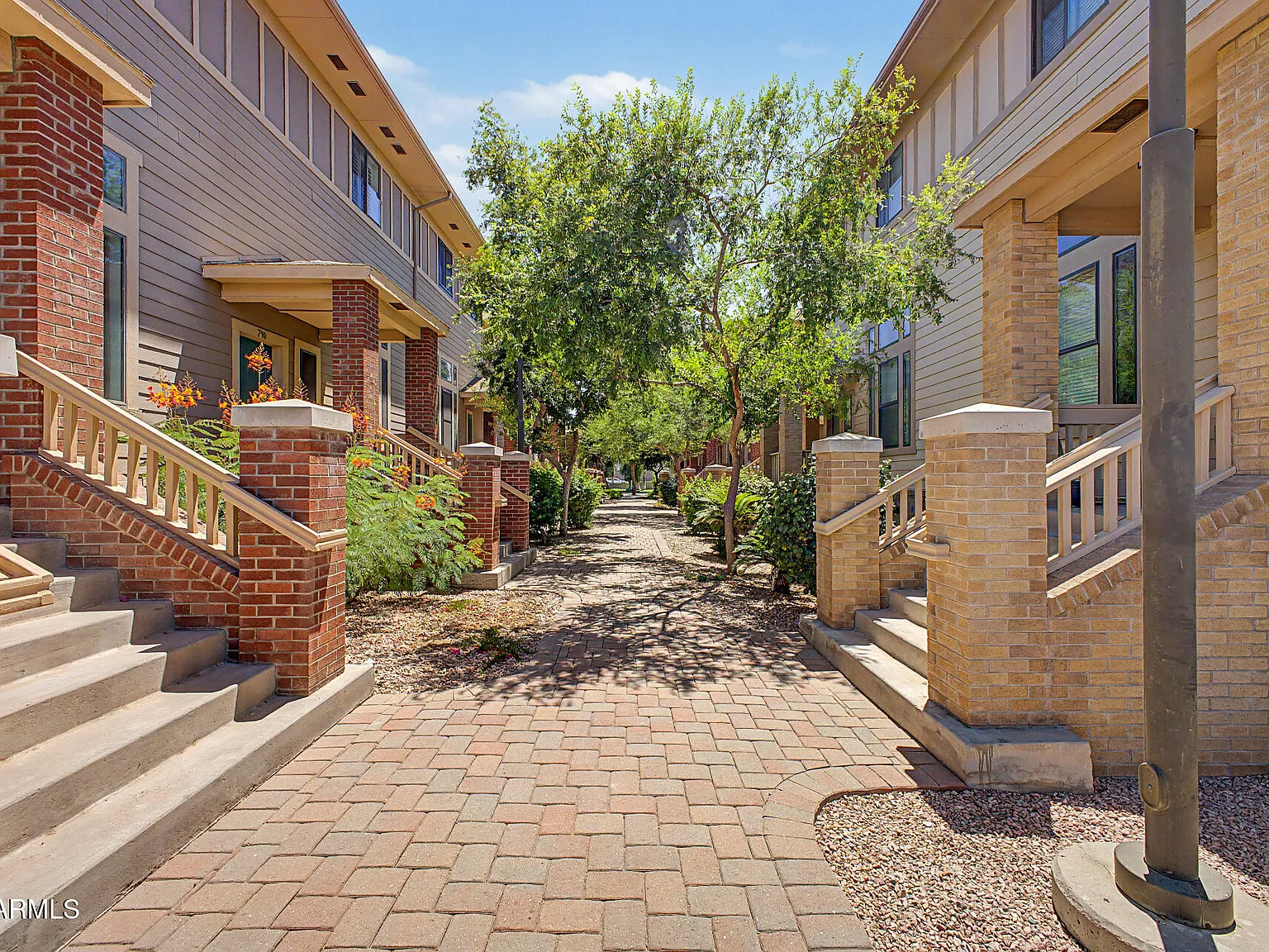 2 bed, 2.0 bath, 1218 sqft, $1,950 — Photo 3