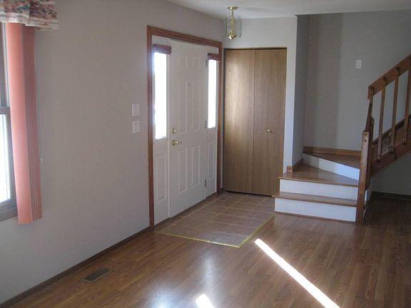 5th image of 15508 Whitehall Ln