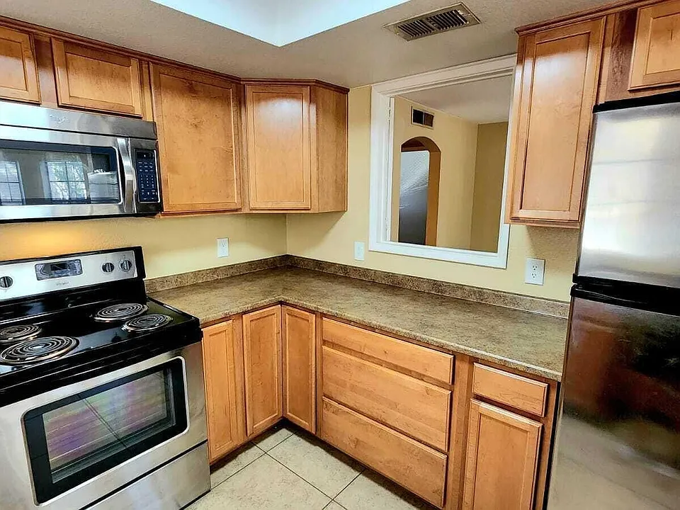 925 S Longmore #108