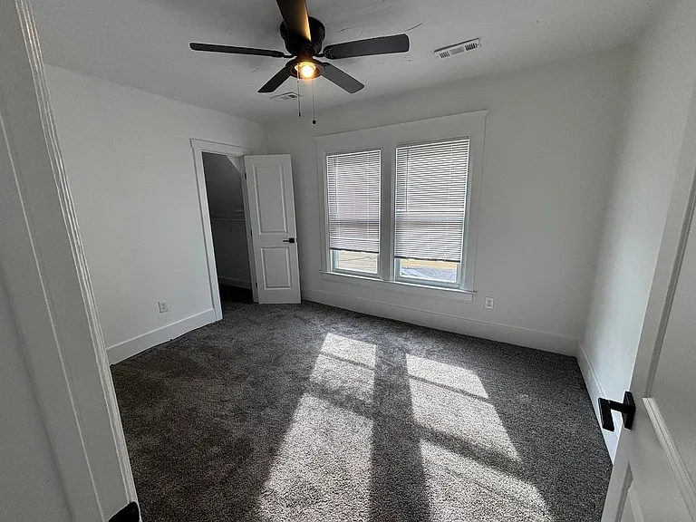 4115 Whitman Ave — Photo 6