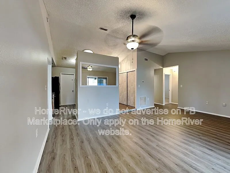 3 bed, 2.0 bath, 1032 sqft, $1,725 — Photo 4