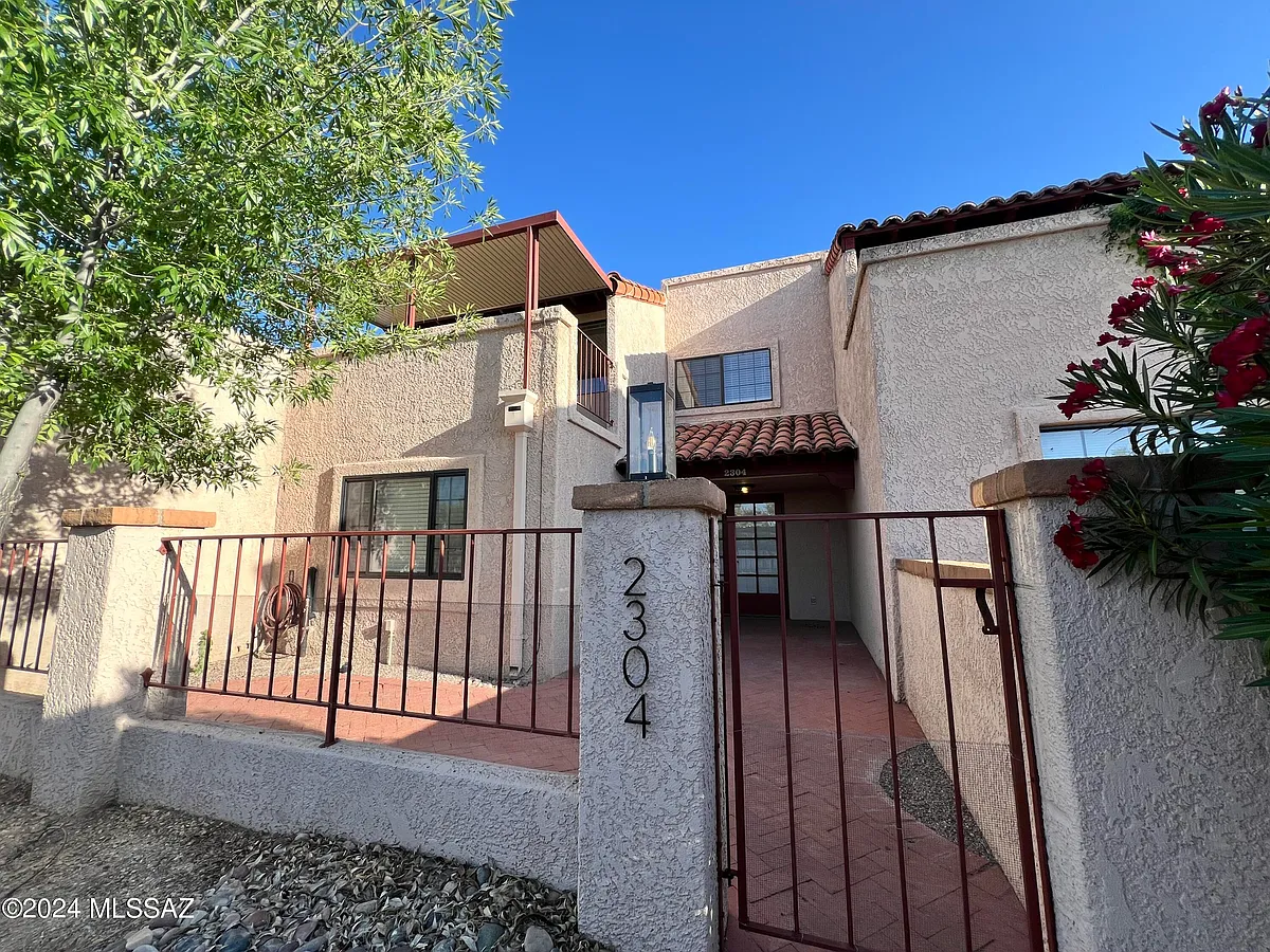 Building Photo - 2304 W Paseo Cielo