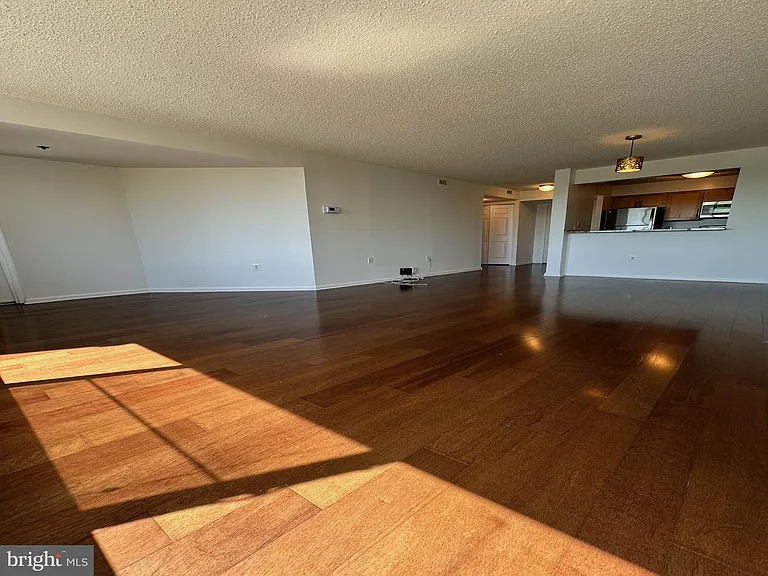 10101 Grosvenor Pl #507 — Photo 7