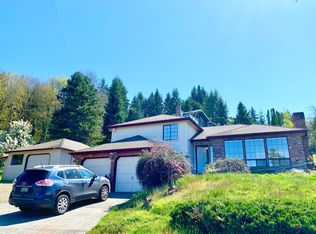 7052 NE 164th St, Kenmore, WA 98028