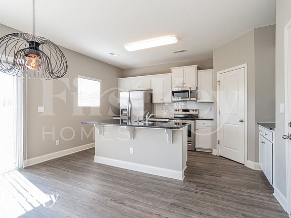 4th image of 9221 Evans Creek Ct