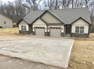 82 Creekside Ln, Boiling Springs, SC 29316