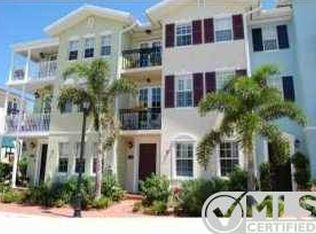1043 W Heritage Club Cir, Delray Beach, FL 33483