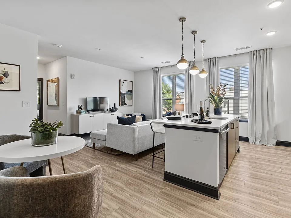 Axis Midtown