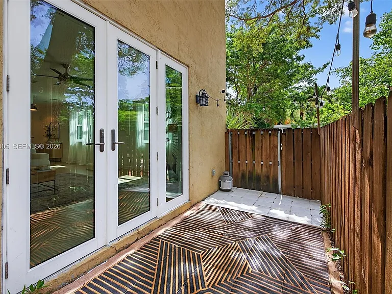 1214 W Las Olas Blvd — Photo 46