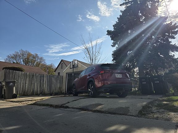 4th image of 3658 E Holmes Ave