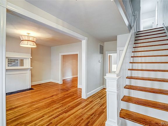 4th image of 1429 Melton Ave