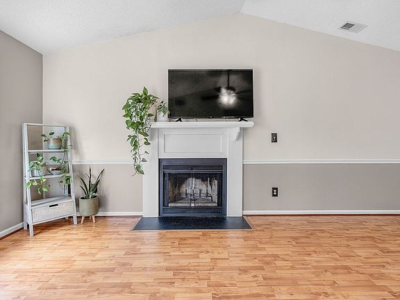 4th image of 3401 Dana Ln