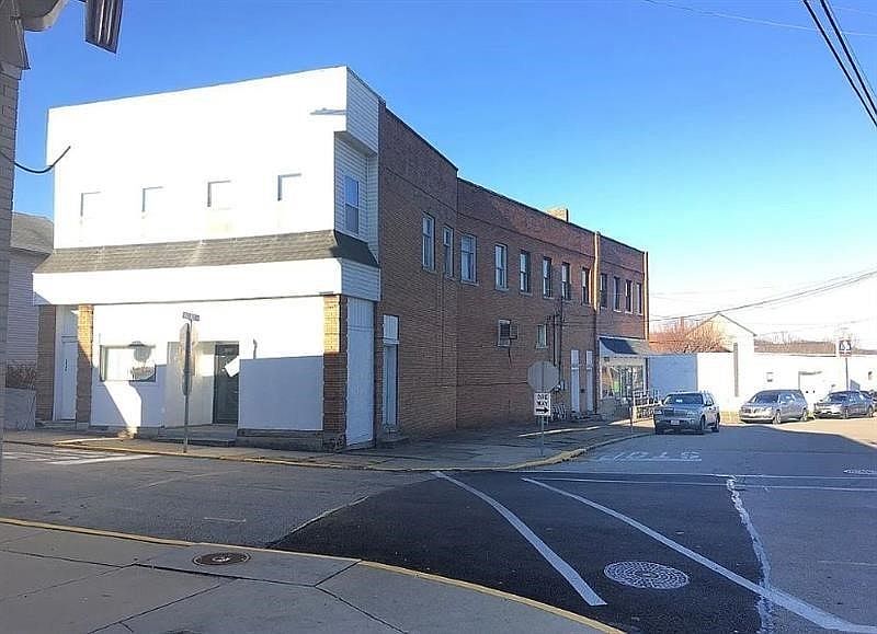 1st image of 300 Longfellow St