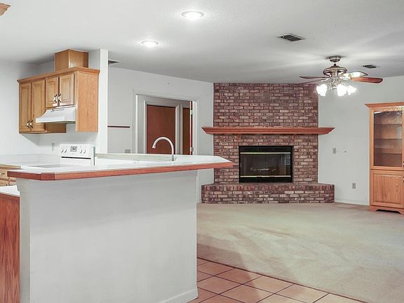 3rd image of 7729 Beachview St