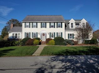10 Beechwood Dr, Dartmouth, MA 02748