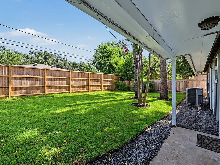 5202 Nina Lee Ln — Photo 16