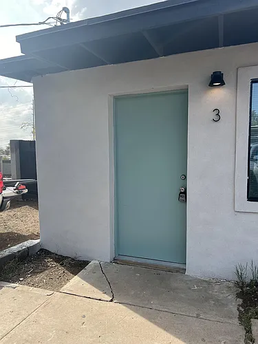 1215 E Mission Ln #3 Photo 1